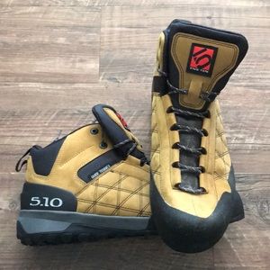 5.10 guide tennies mids,  size 10.